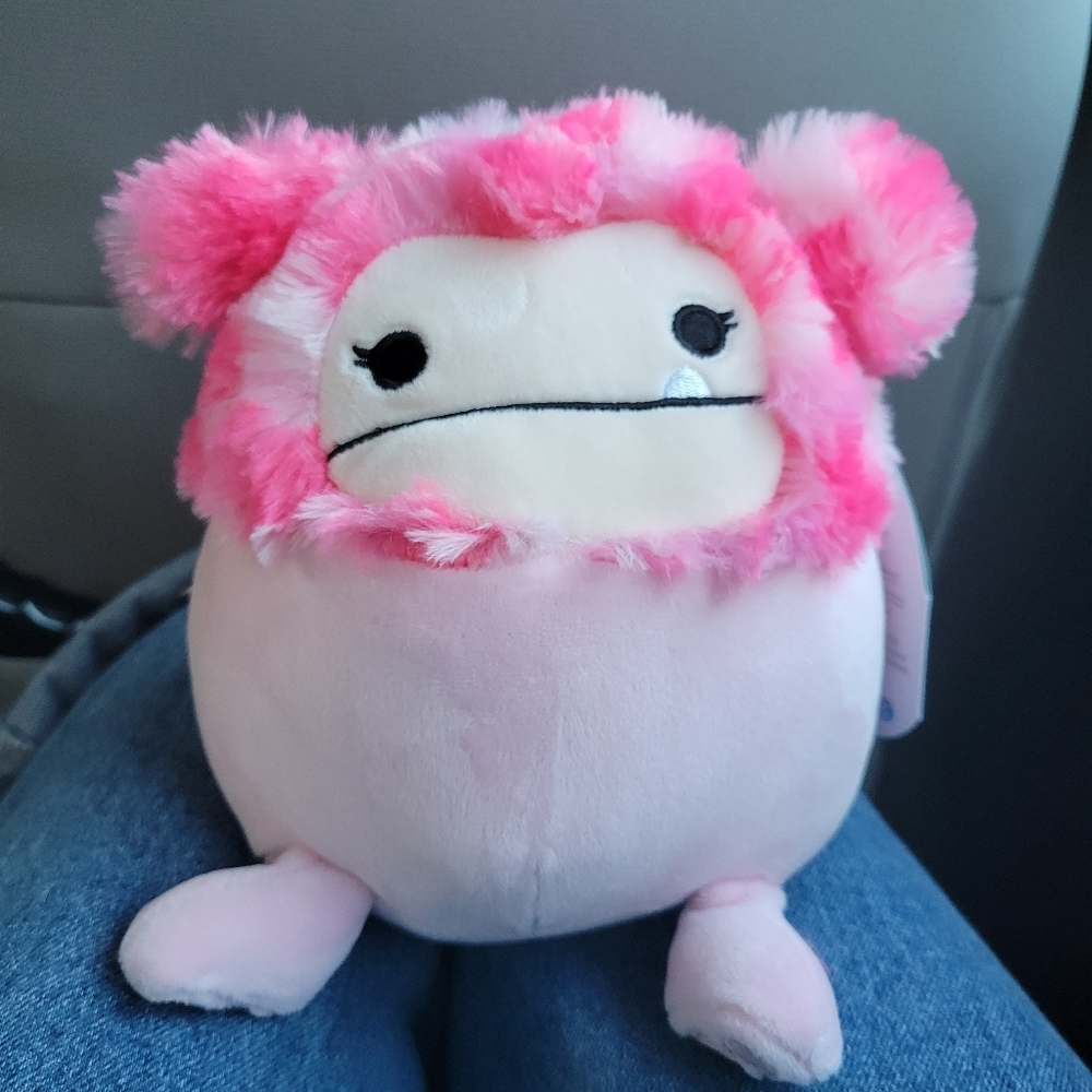 Caparinne bigfoot squishmallow 8 inches